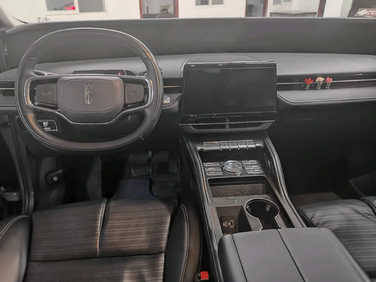 2023 Lincoln Nautilus 2.0T 261HP L4 8AT,autocango,china used car exporter,china ev exporter,chinese used car exporter,chinese used ev exporter