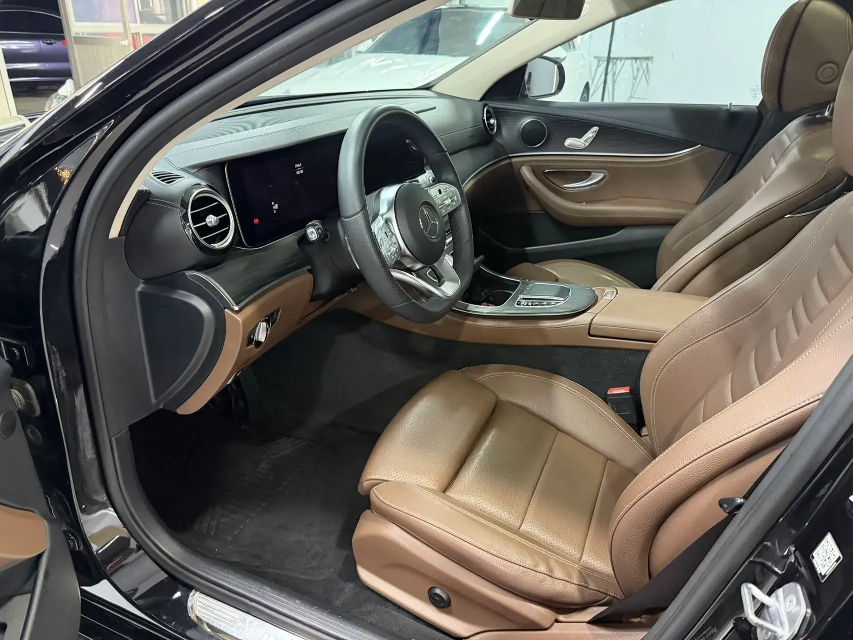 2020 MERCEDES-BENZ E thumbnail 3