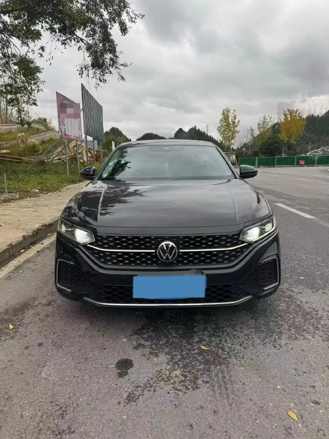 2022 Volkswagen Passat 2.0T 186HP L4 7DCT,autocango,china used car exporter,china ev exporter,chinese used car exporter,chinese used ev exporter
