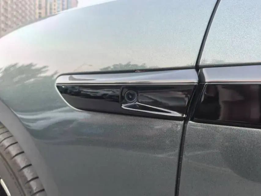 2025 BYD HANL thumbnail 2