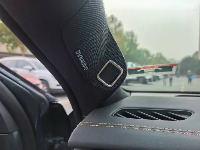 2025 BYD HANL thumbnail 3