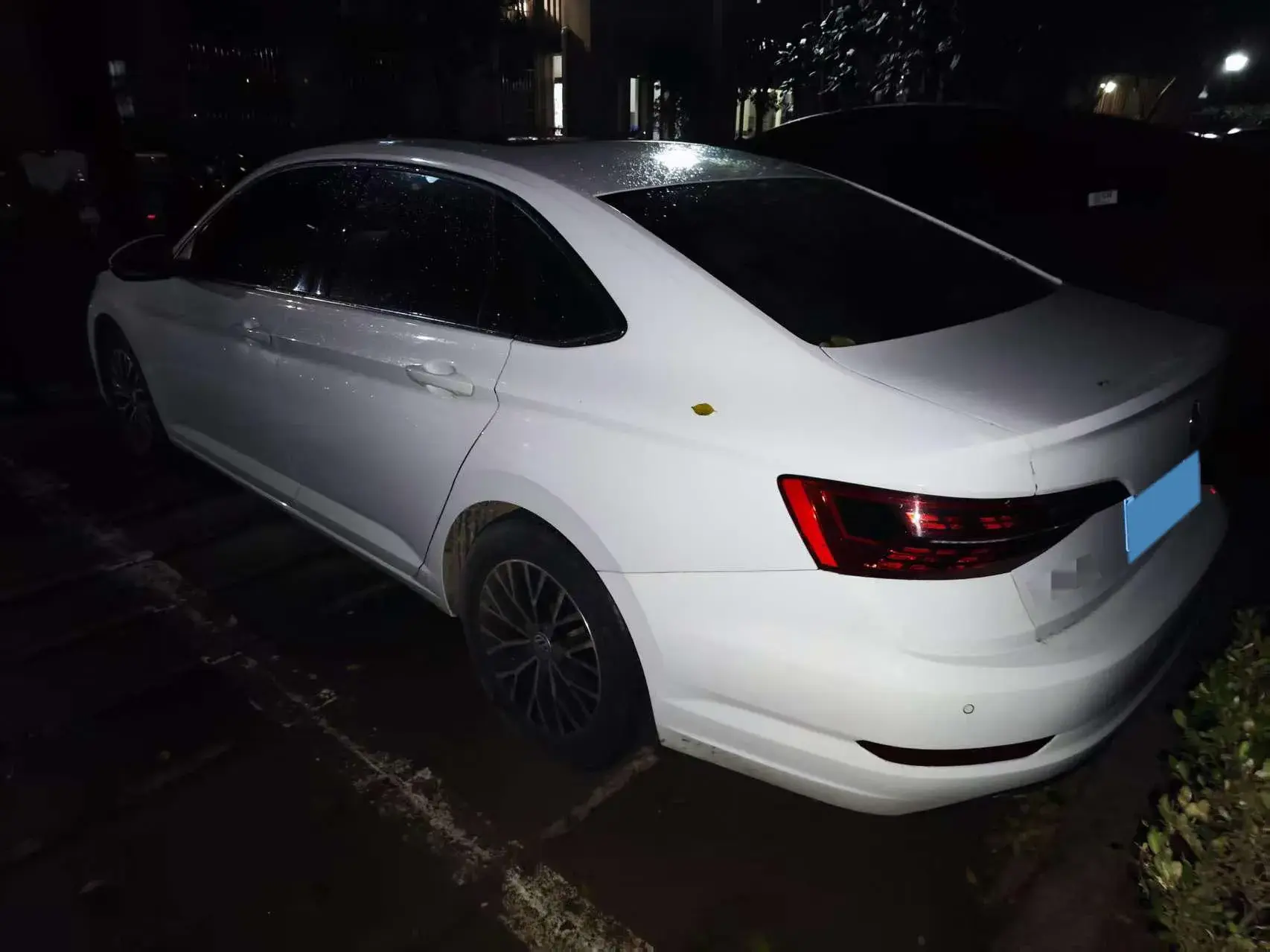 2019 VOLKSWAGEN SAGITAR thumbnail 4