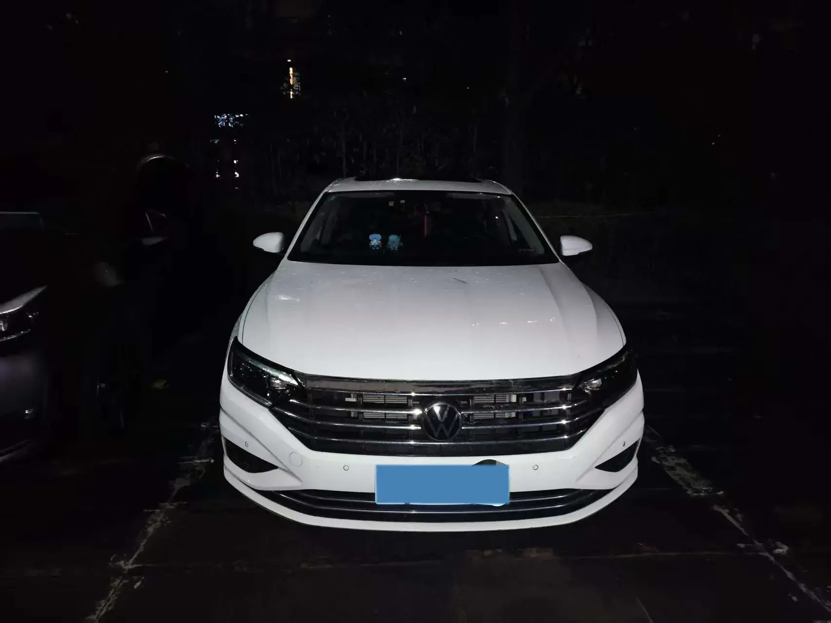 2019 VOLKSWAGEN SAGITAR thumbnail 2