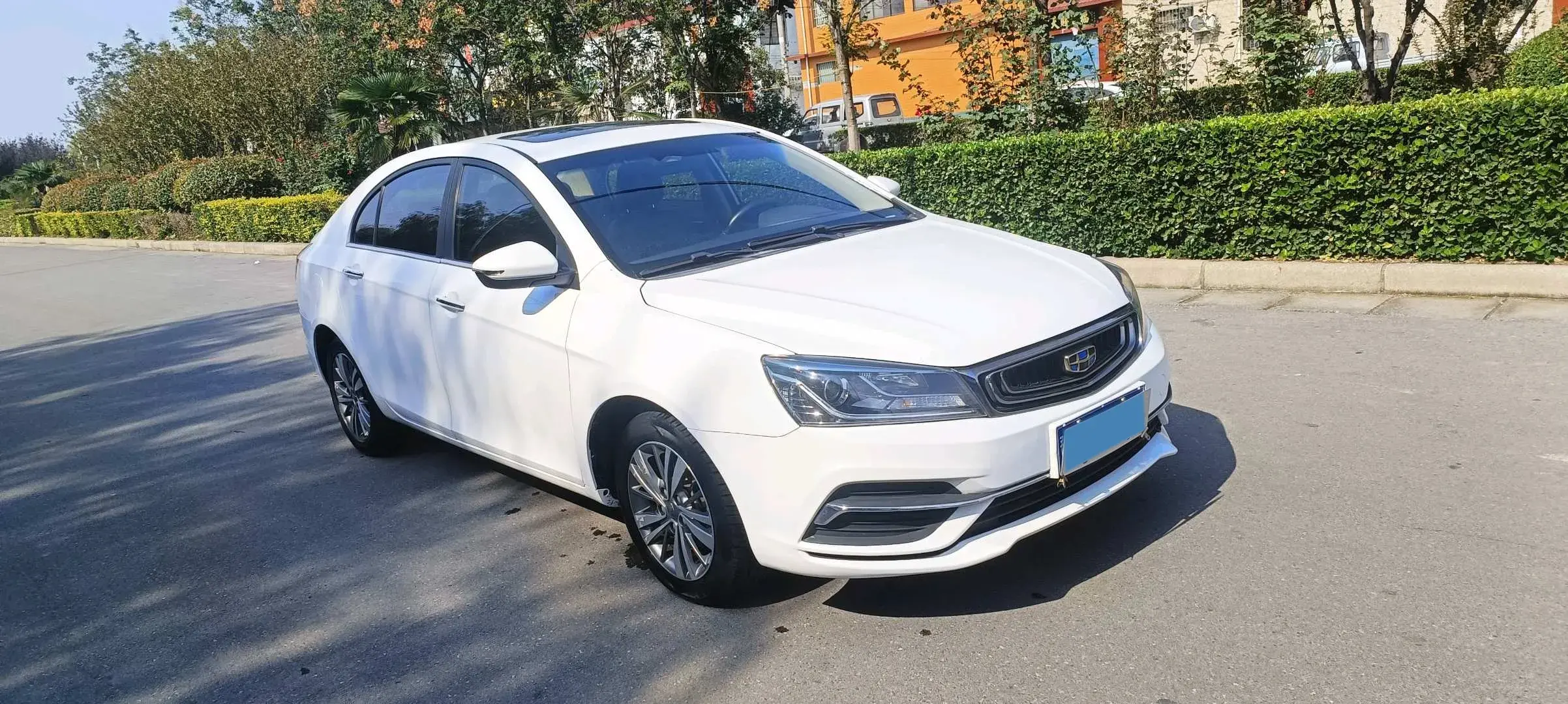 2018 GEELY EMGRAND thumbnail 3