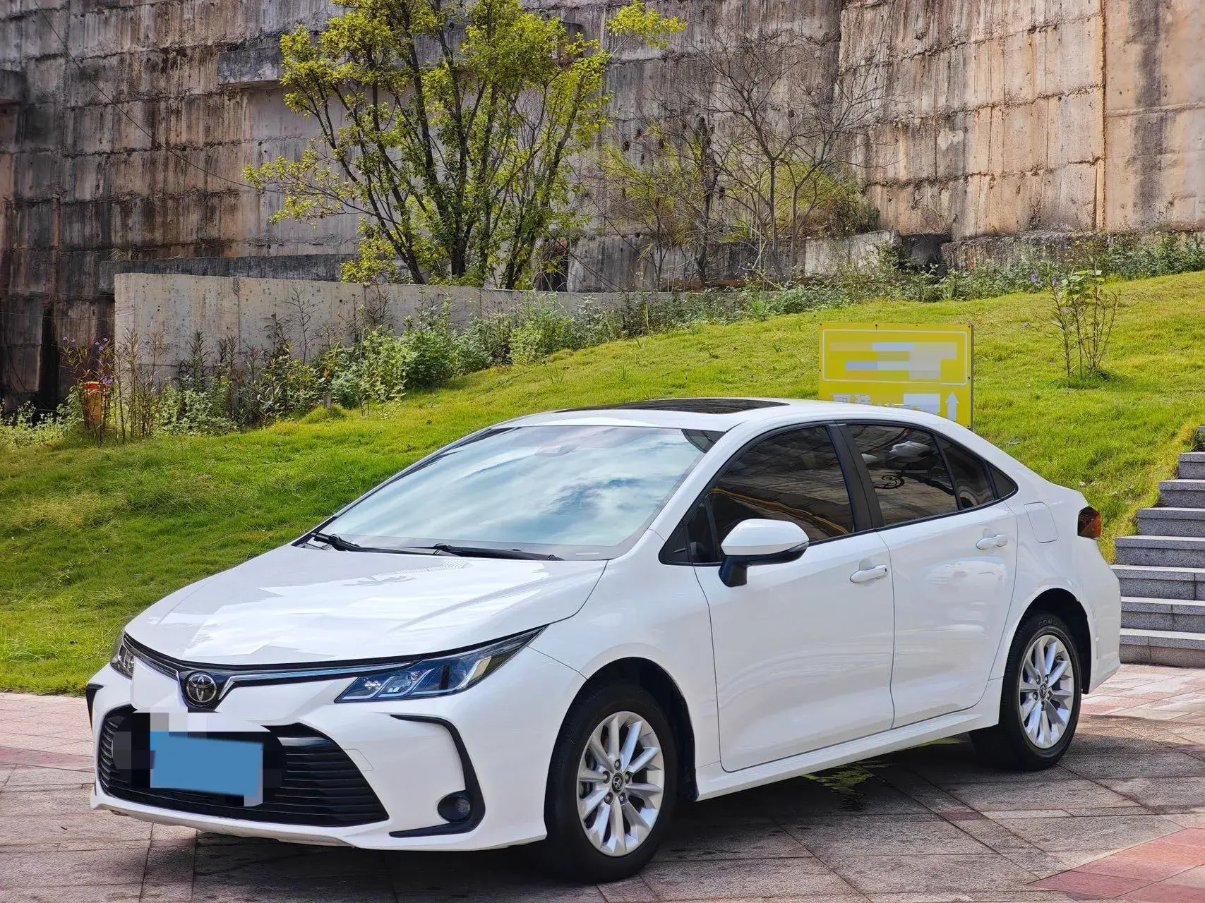 2021 TOYOTA COROLLA view 1