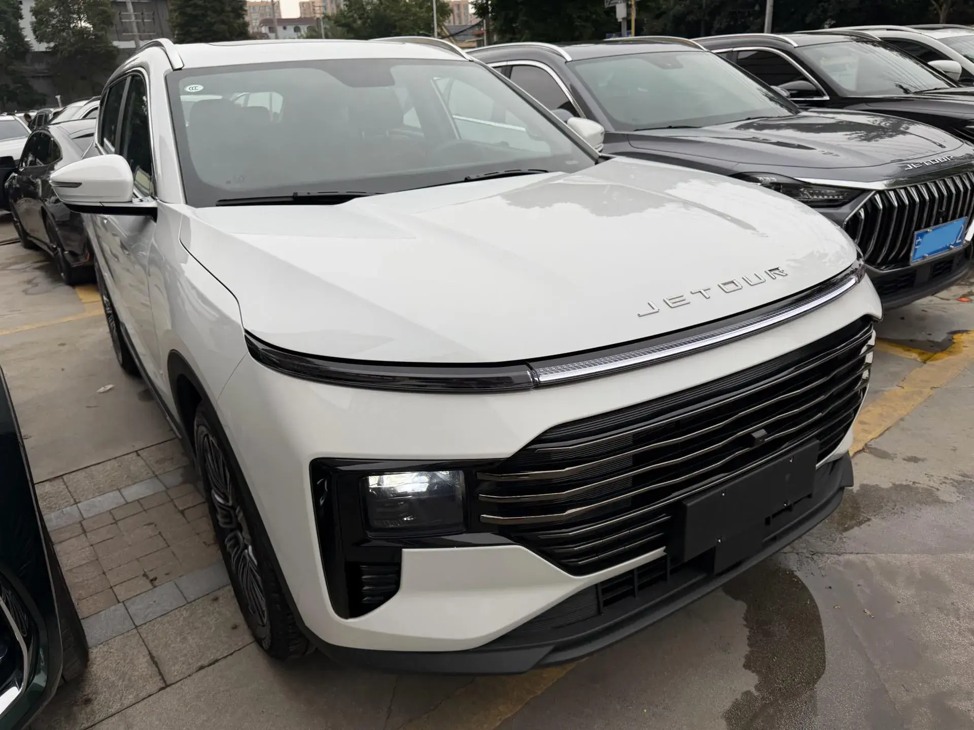 2025 JETOUR X70 thumbnail 3