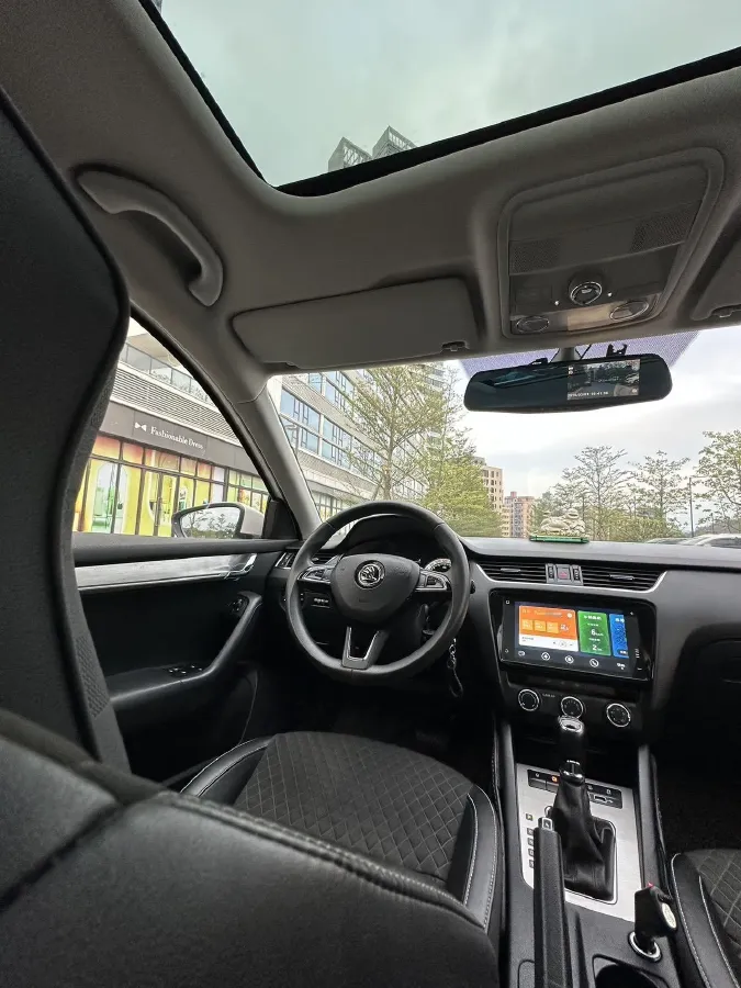 2019 Skoda Octavia 1.5L 116HP L4 6AT,autocango,china used car exporter,china ev exporter,chinese used car exporter,chinese used ev exporter