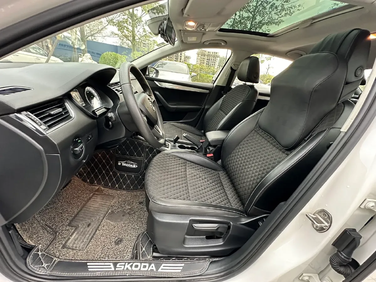 2019 Skoda Octavia 1.5L 116HP L4 6AT,autocango,china used car exporter,china ev exporter,chinese used car exporter,chinese used ev exporter