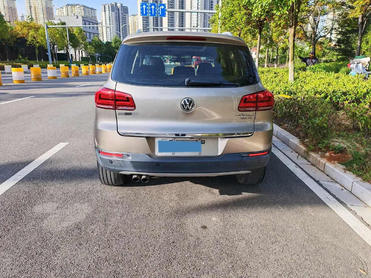 2015 Volkswagen Tiguan 1.8T 160HP L4 6AT,autocango,china used car exporter,china ev exporter,chinese used car exporter,chinese used ev exporter