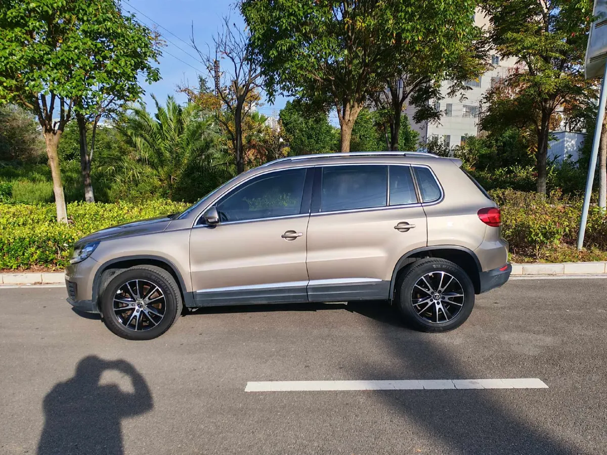 2015 Volkswagen Tiguan 1.8T 160HP L4 6AT,autocango,china used car exporter,china ev exporter,chinese used car exporter,chinese used ev exporter