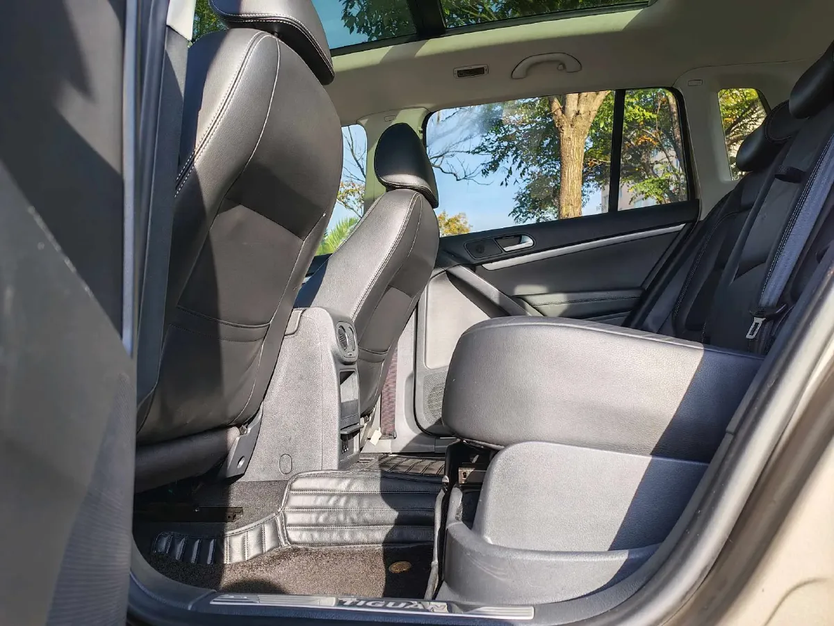 2015 Volkswagen Tiguan 1.8T 160HP L4 6AT,autocango,china used car exporter,china ev exporter,chinese used car exporter,chinese used ev exporter