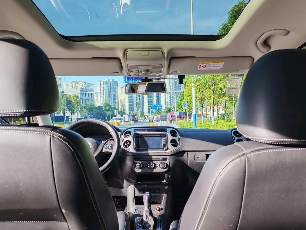 2015 Volkswagen Tiguan 1.8T 160HP L4 6AT,autocango,china used car exporter,china ev exporter,chinese used car exporter,chinese used ev exporter