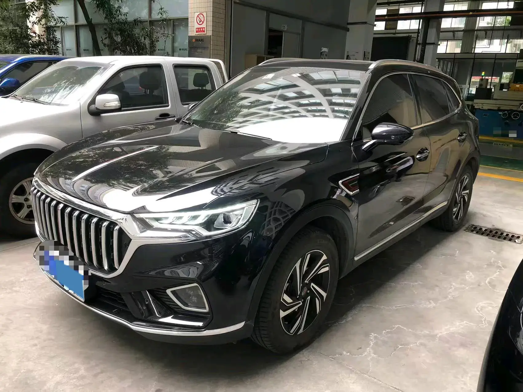 2022 HONGQI HS5 view 1