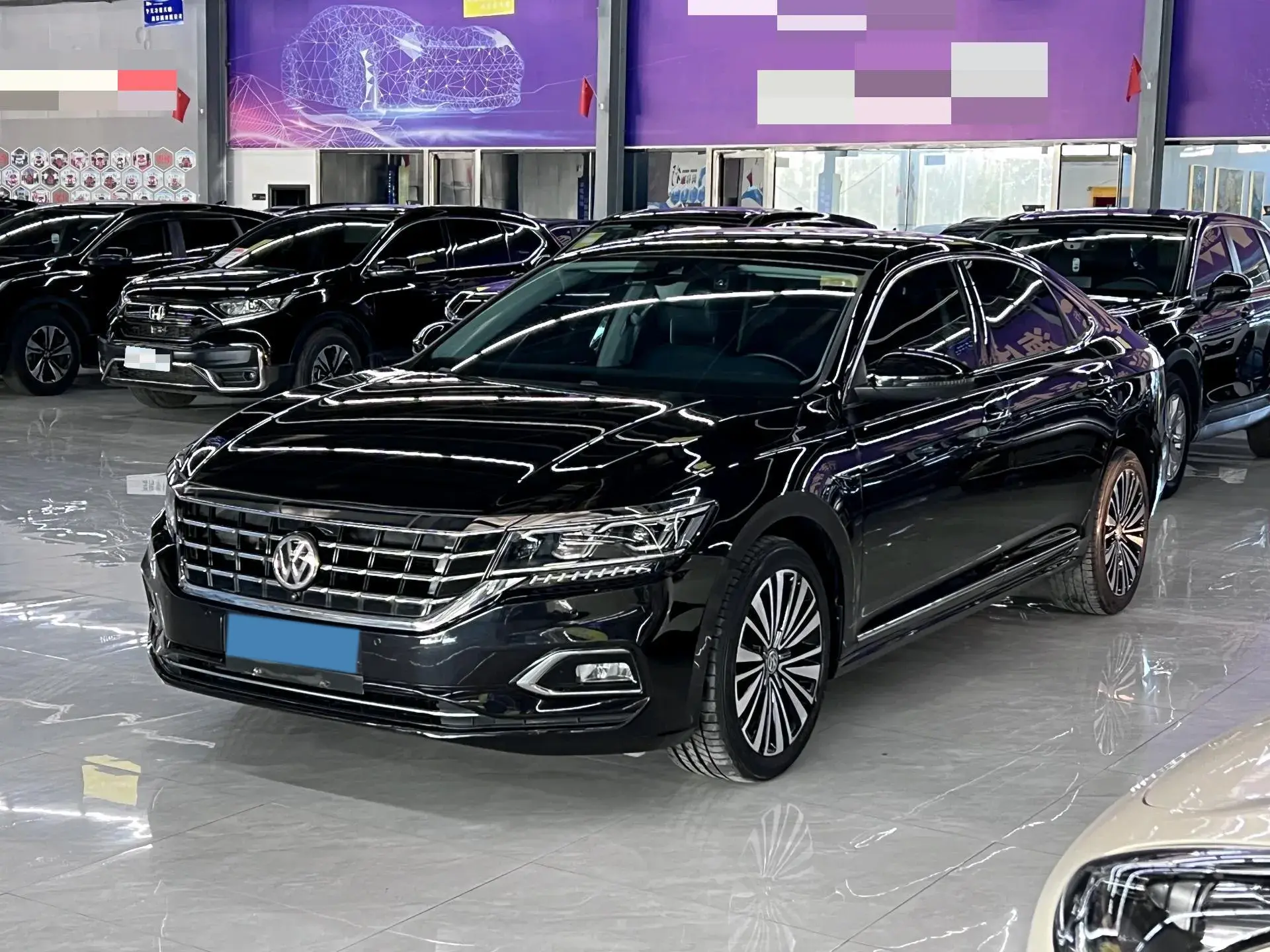2019 VOLKSWAGEN PASSAT view 1