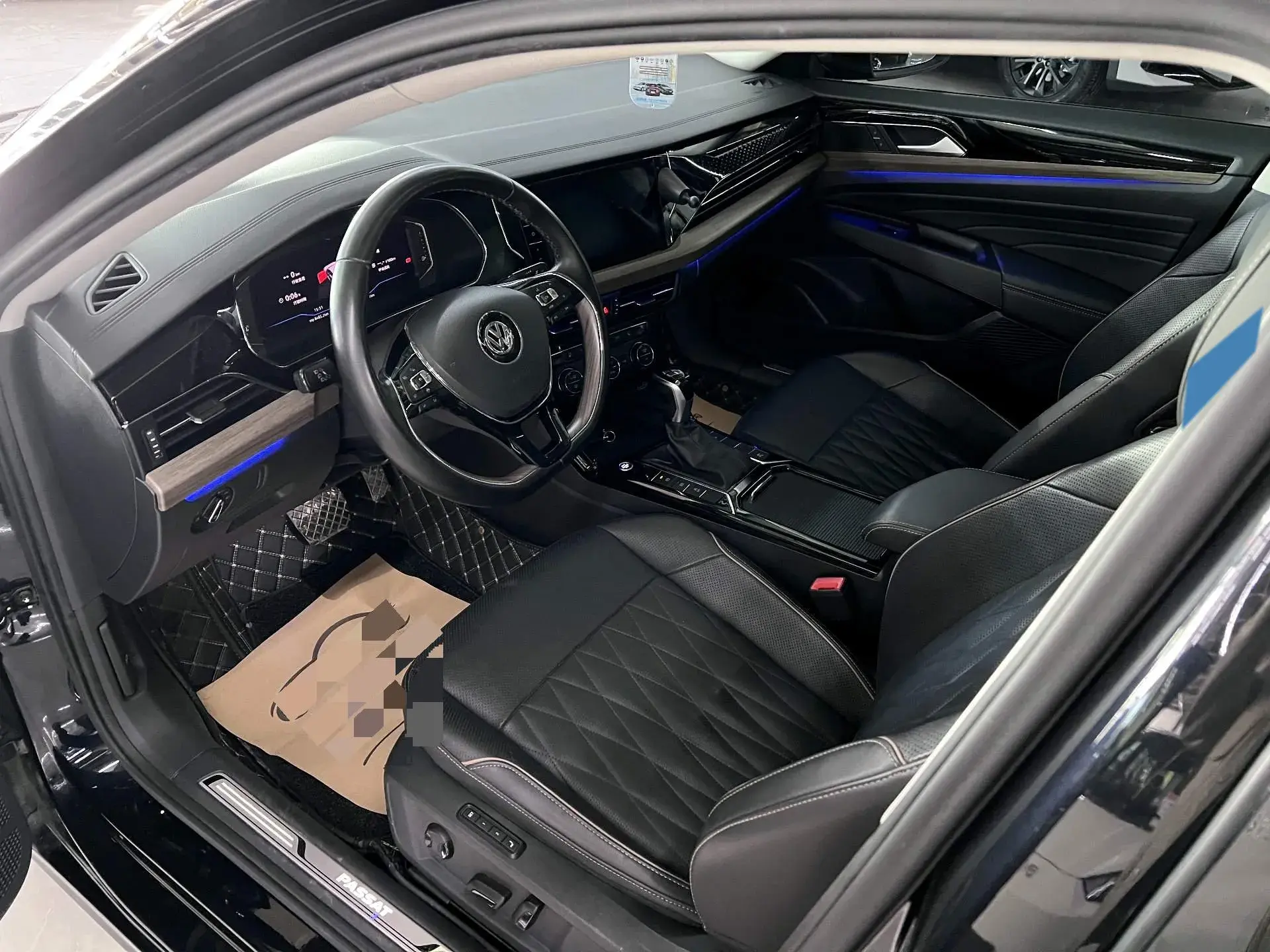 2019 VOLKSWAGEN PASSAT thumbnail 3