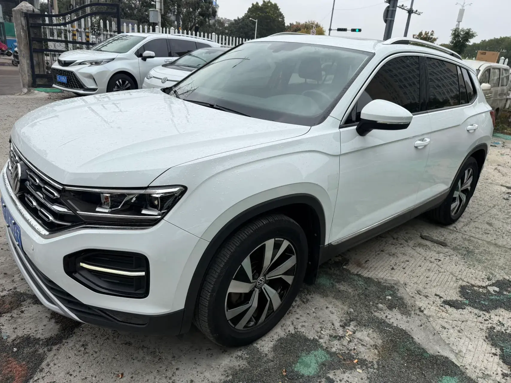 2019 VOLKSWAGEN TAYRON view 1