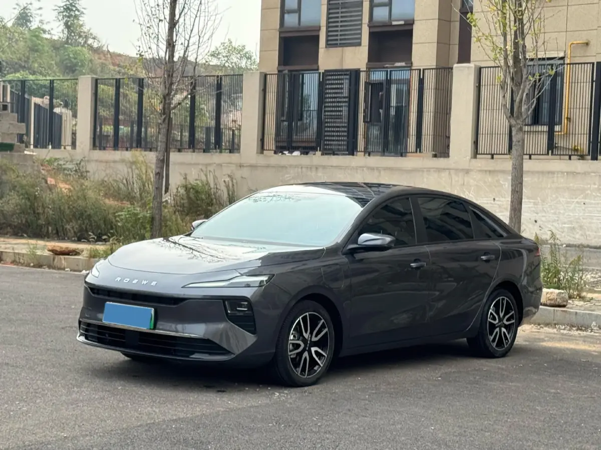 2025 Roewe D6 BEV