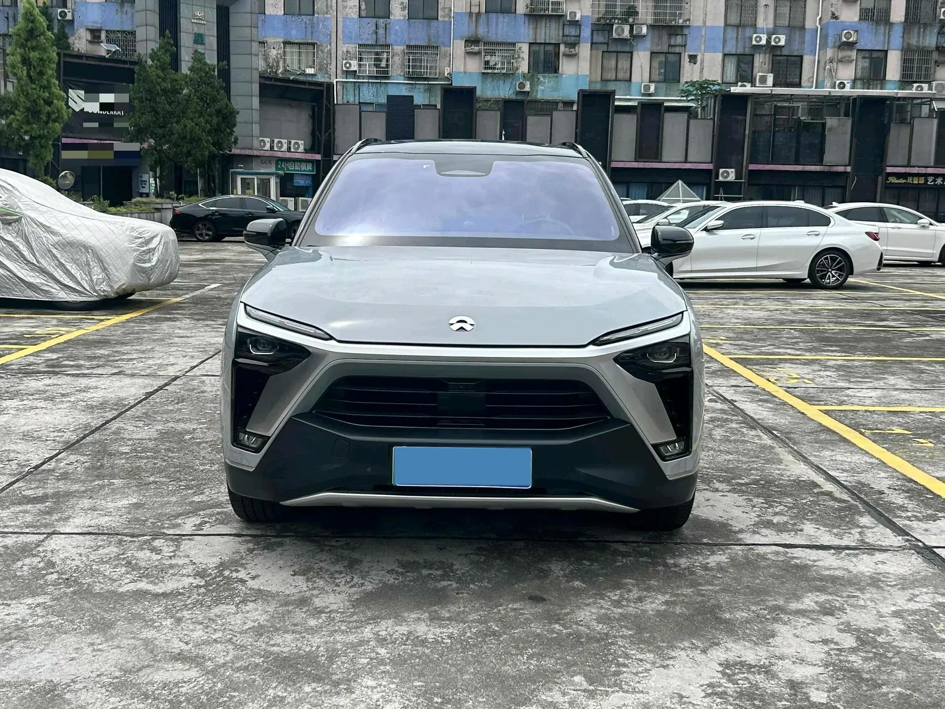 2020 NIO ES8 thumbnail 2