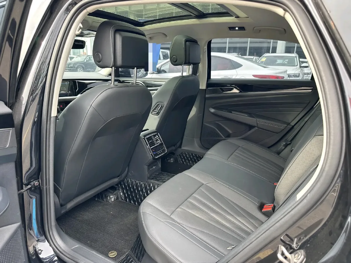 2026 Volkswagen Passat 2.0T 220HP L4 7DCT,autocango,china used car exporter,china ev exporter,chinese used car exporter,chinese used ev exporter