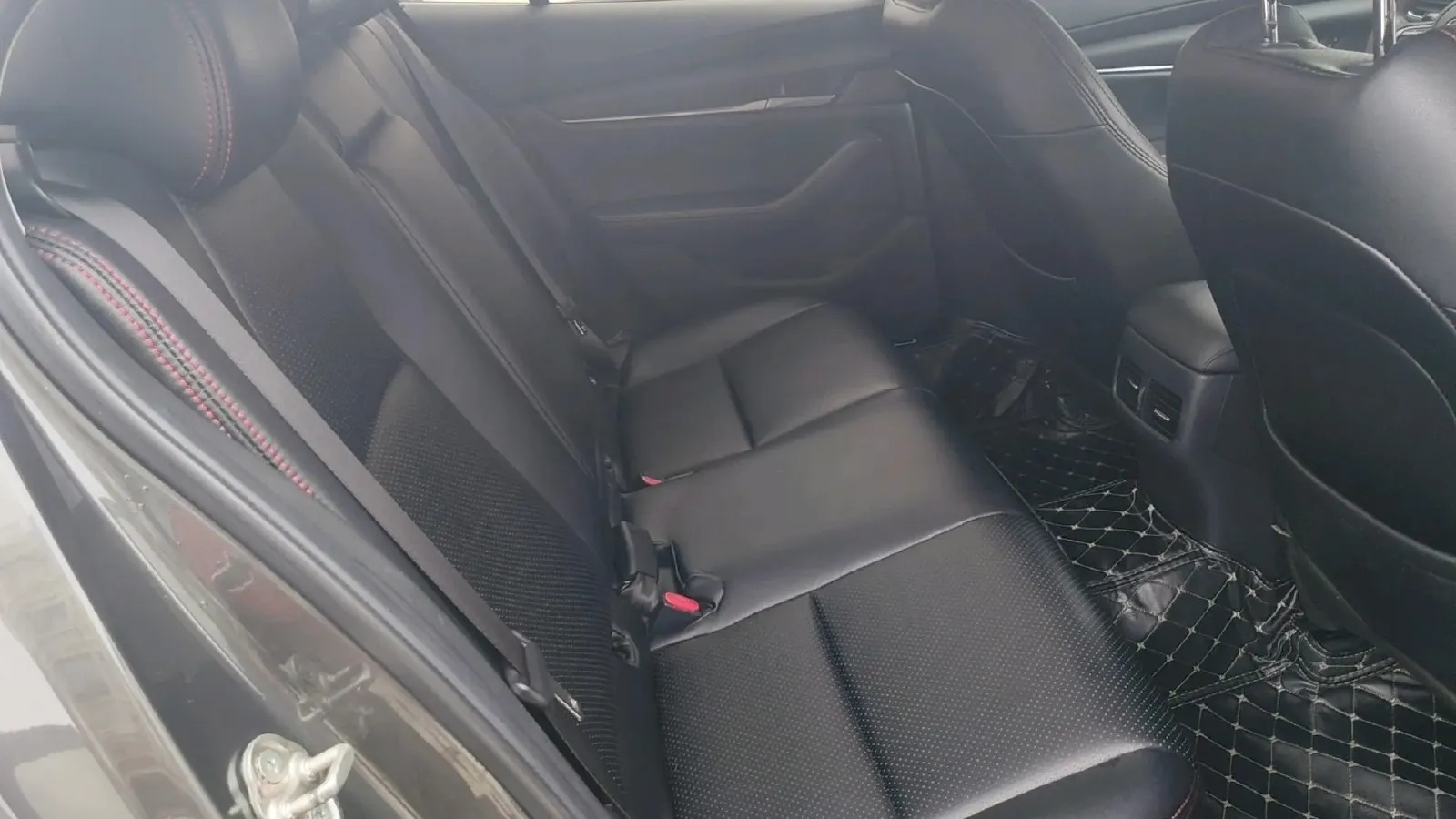 2020 Mazda 3 Axela 1.5L 117HP L4 6AT,autocango,china used car exporter,china ev exporter,chinese used car exporter,chinese used ev exporter