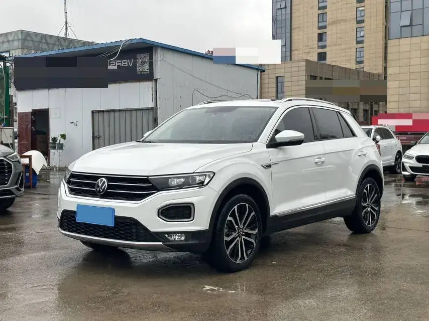 2021 VOLKSWAGEN T-ROC view 1