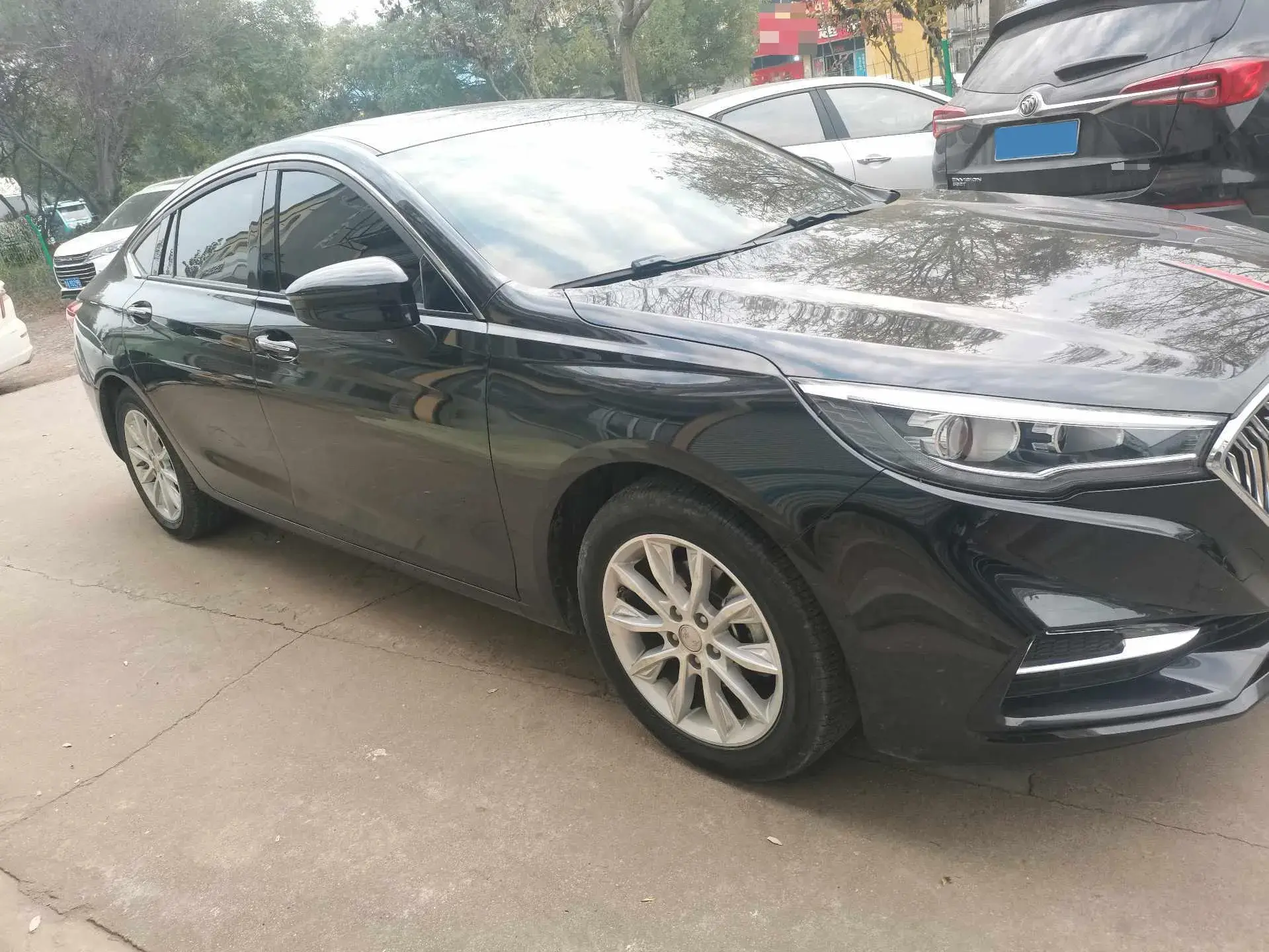 2018 HONGQI H5 thumbnail 3