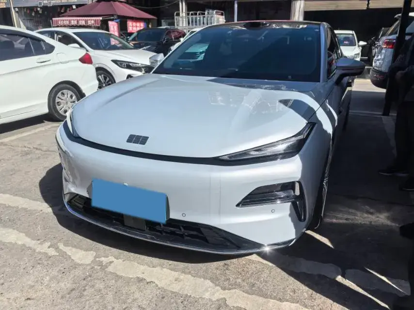 2025 Geely Galaxy Starshine 8 1.5T 163HP L4 3DHT PHEV 27.69KWH