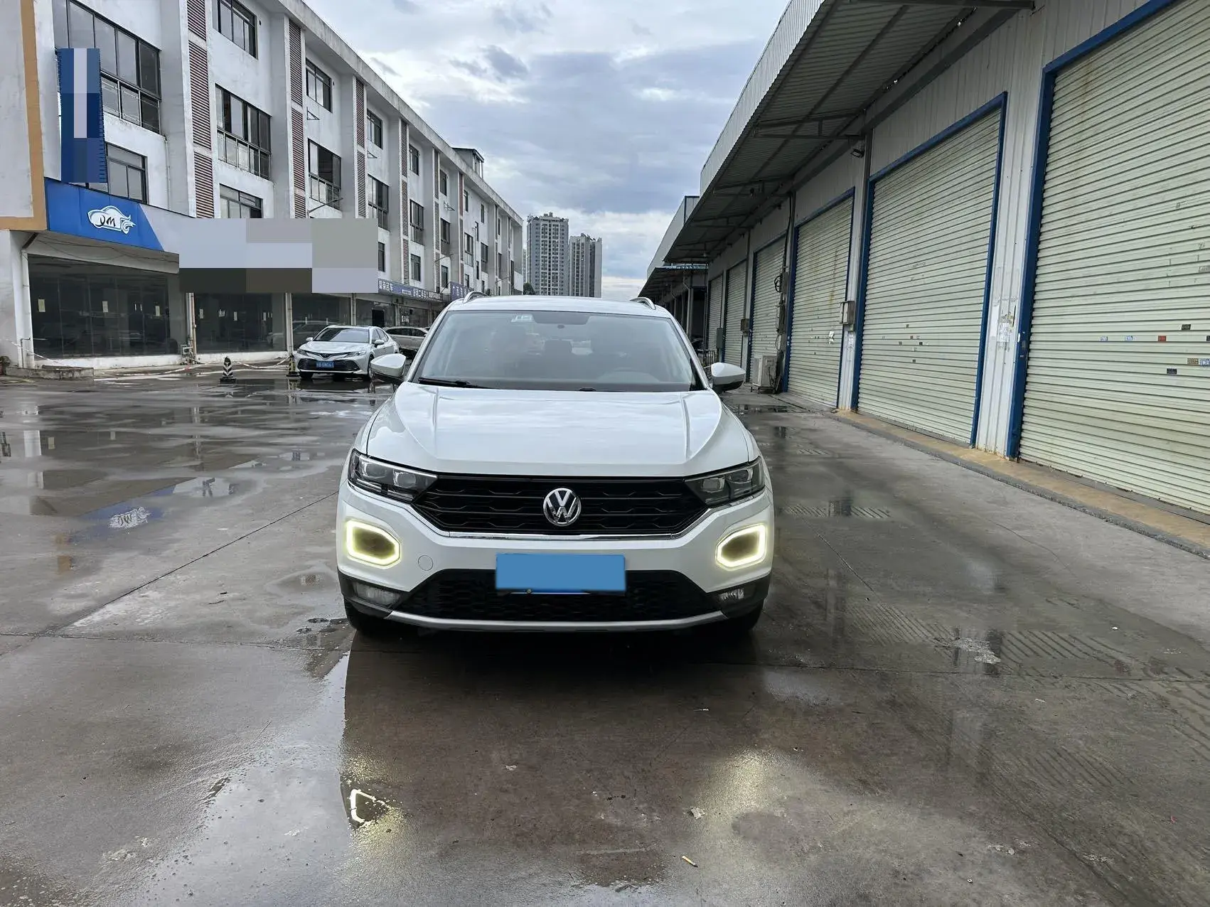 2018 VOLKSWAGEN T-ROC thumbnail 2