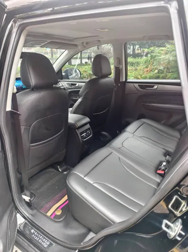 2022 ChangAn Oshan X7 Plus 1.5T 170HP L4 6MT,autocango,china used car exporter,china ev exporter,chinese used car exporter,chinese used ev exporter