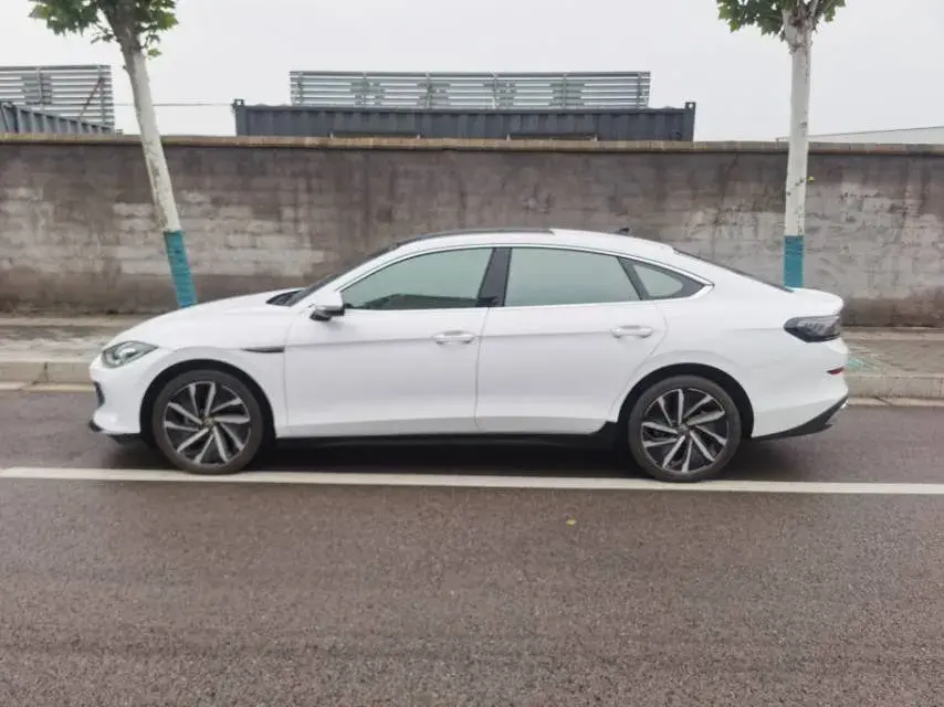 2022 VOLKSWAGEN LAMANDO thumbnail 2