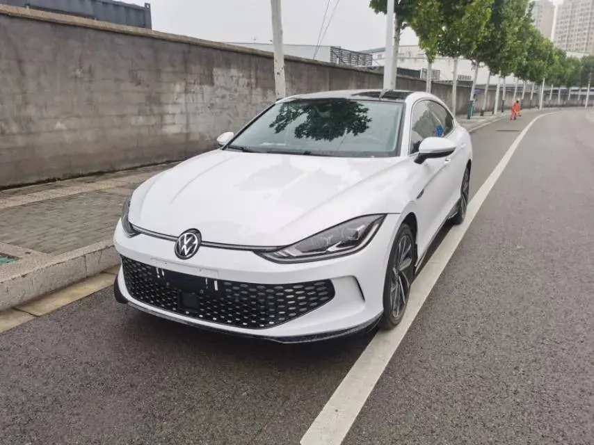 2022 VOLKSWAGEN LAMANDO view 1