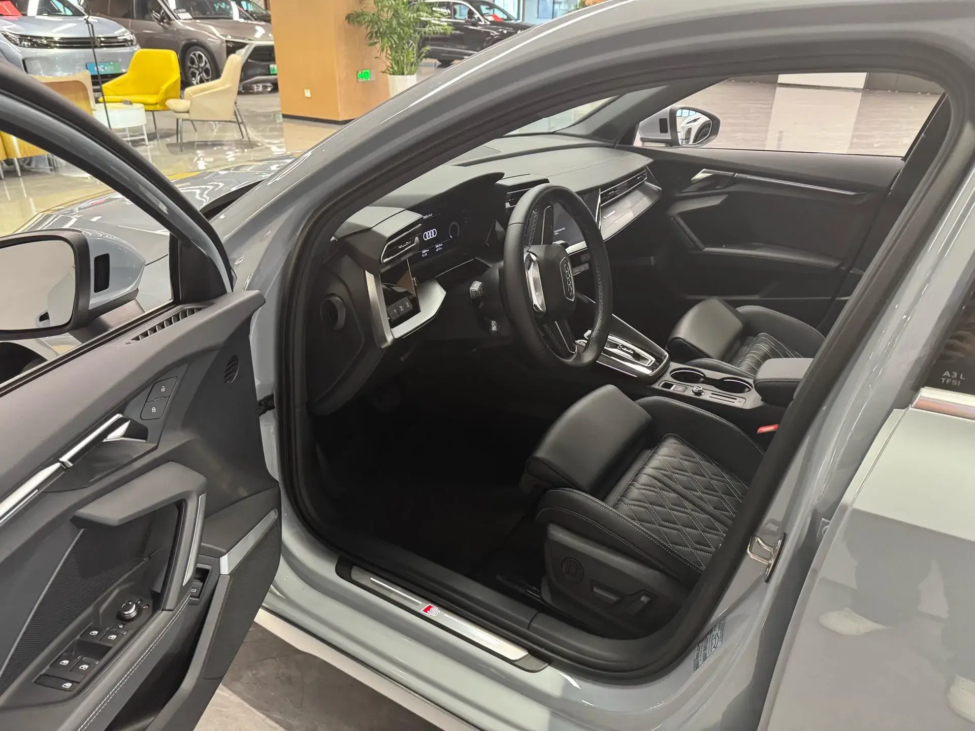 2025 AUDI A3 thumbnail 2