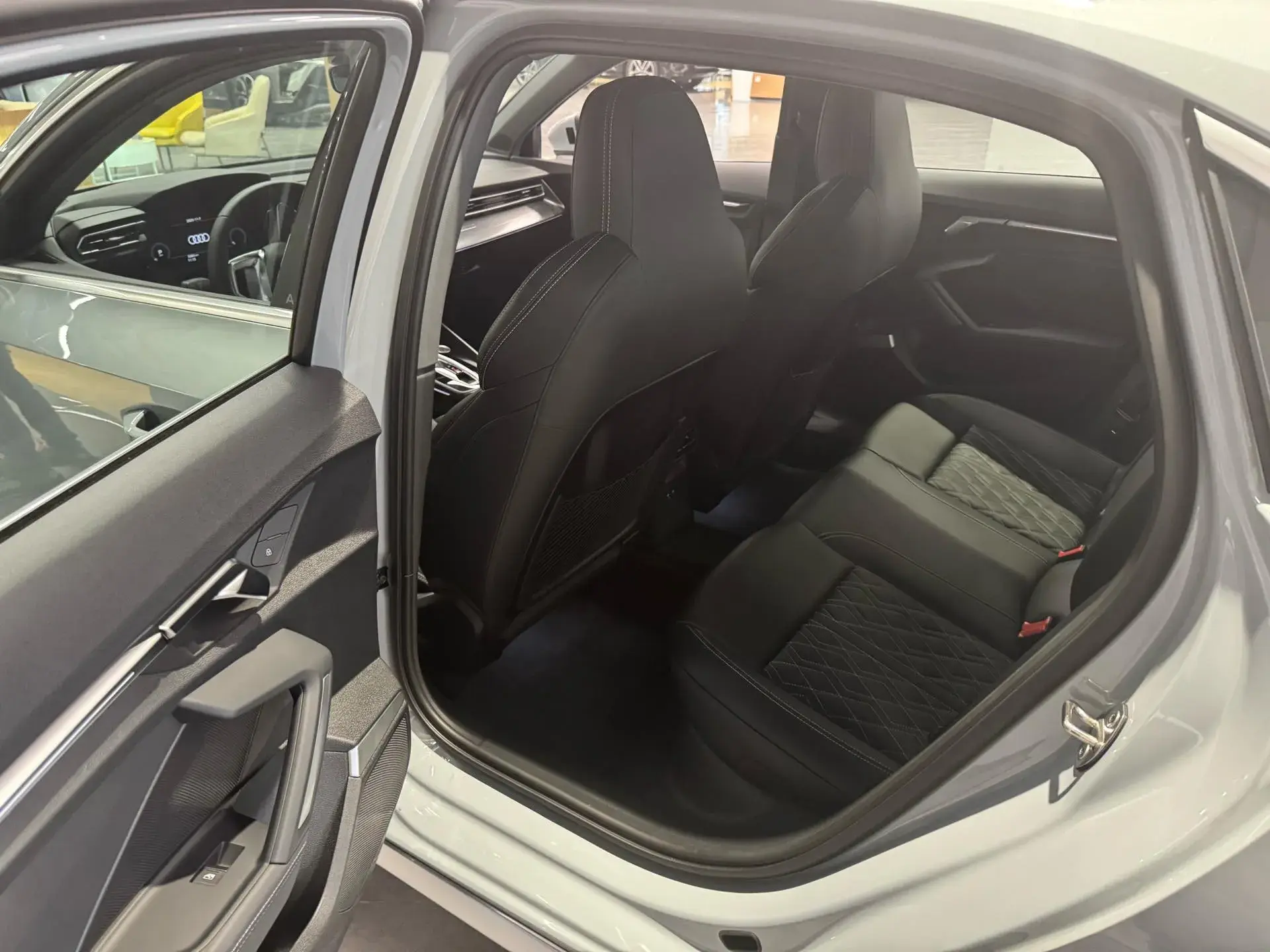 2025 AUDI A3 thumbnail 3