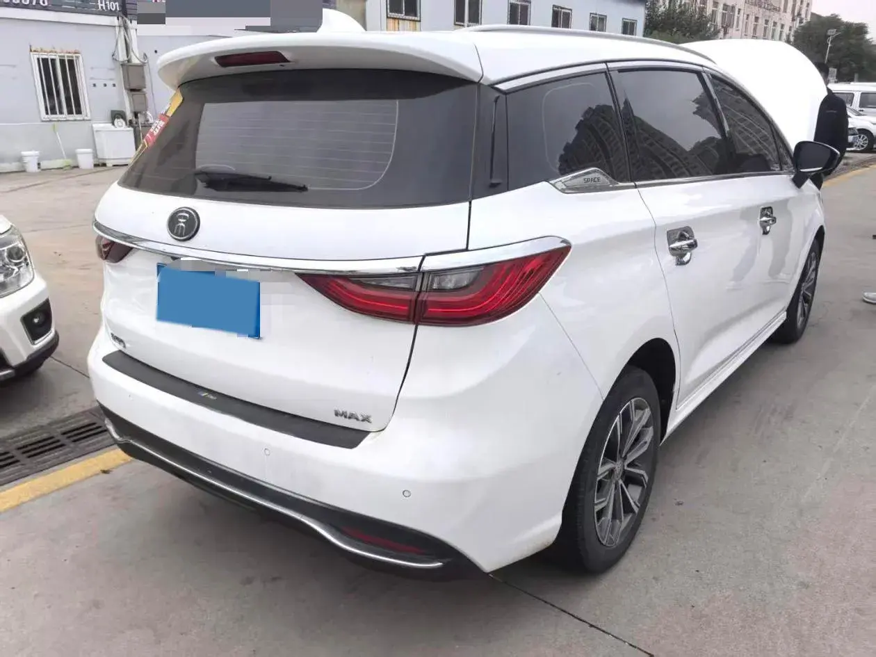 2019 BYD SONG thumbnail 2