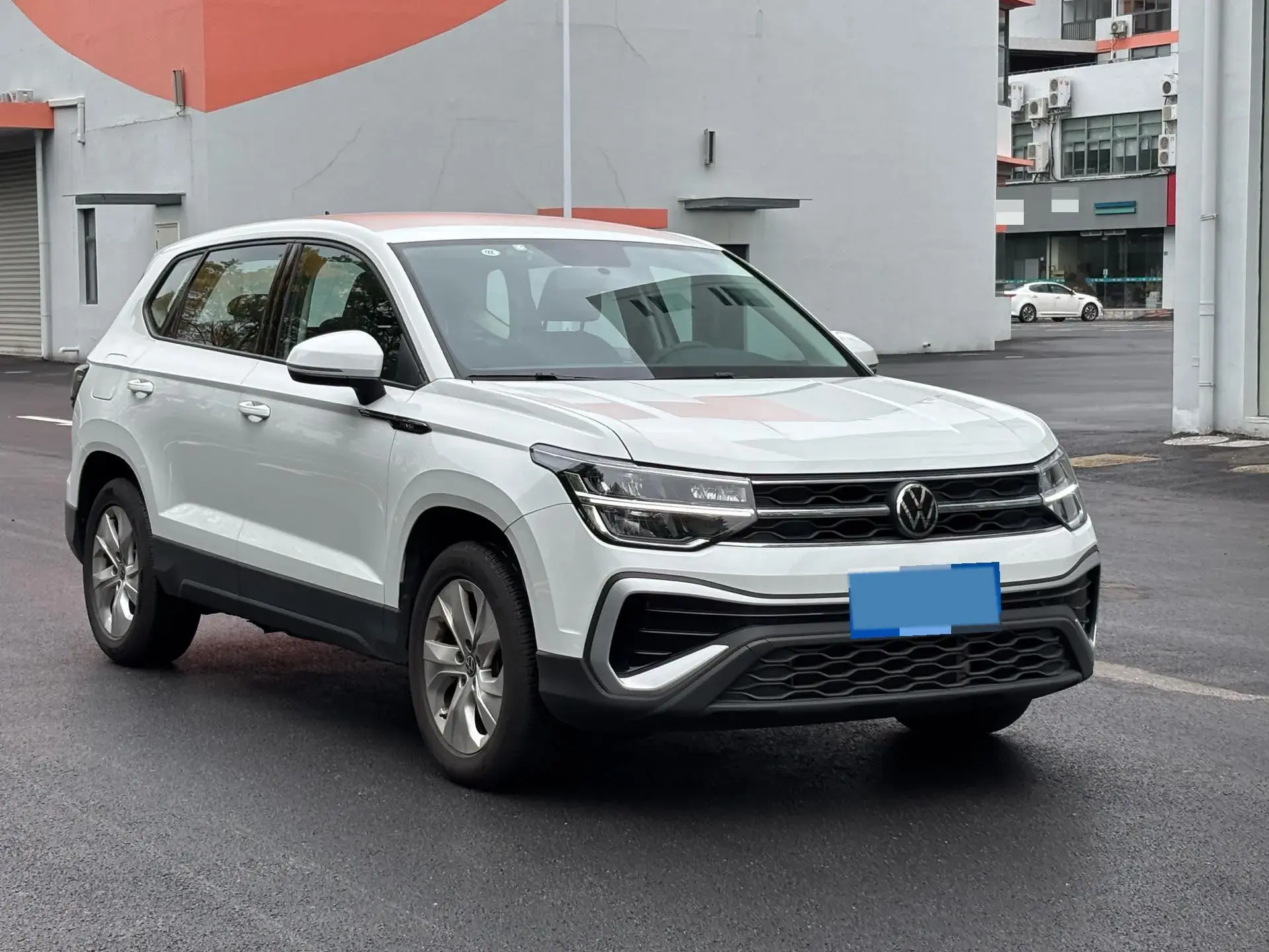 2023 VOLKSWAGEN THARU thumbnail 3