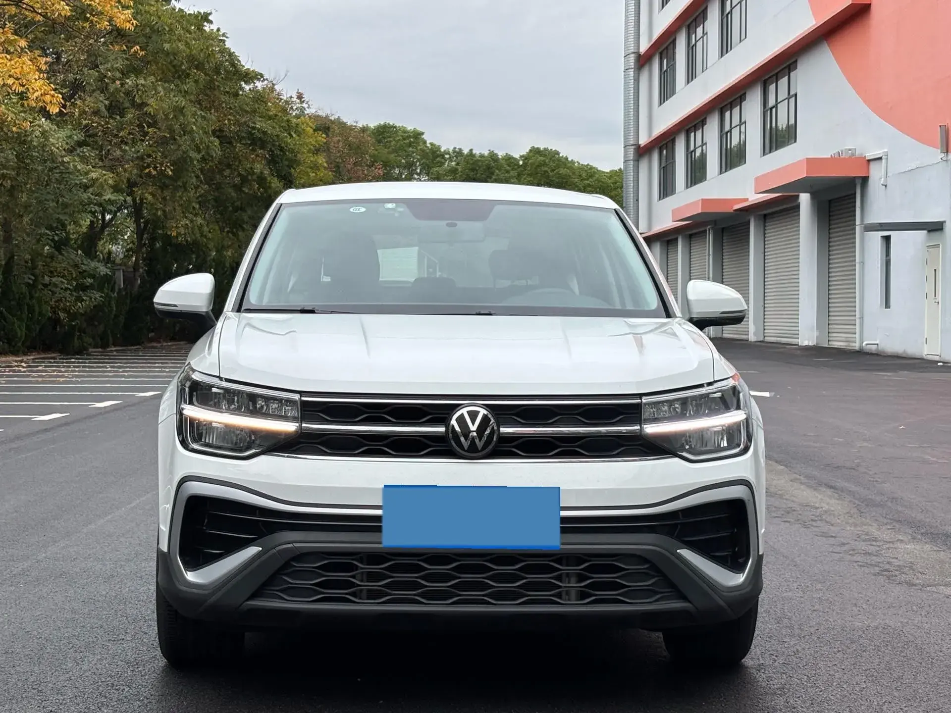 2023 VOLKSWAGEN THARU thumbnail 2