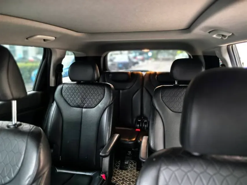 2023 Hyundai Santafe 2.0T 230HP L4 8AT,autocango,china used car exporter,china ev exporter,chinese used car exporter,chinese used ev exporter