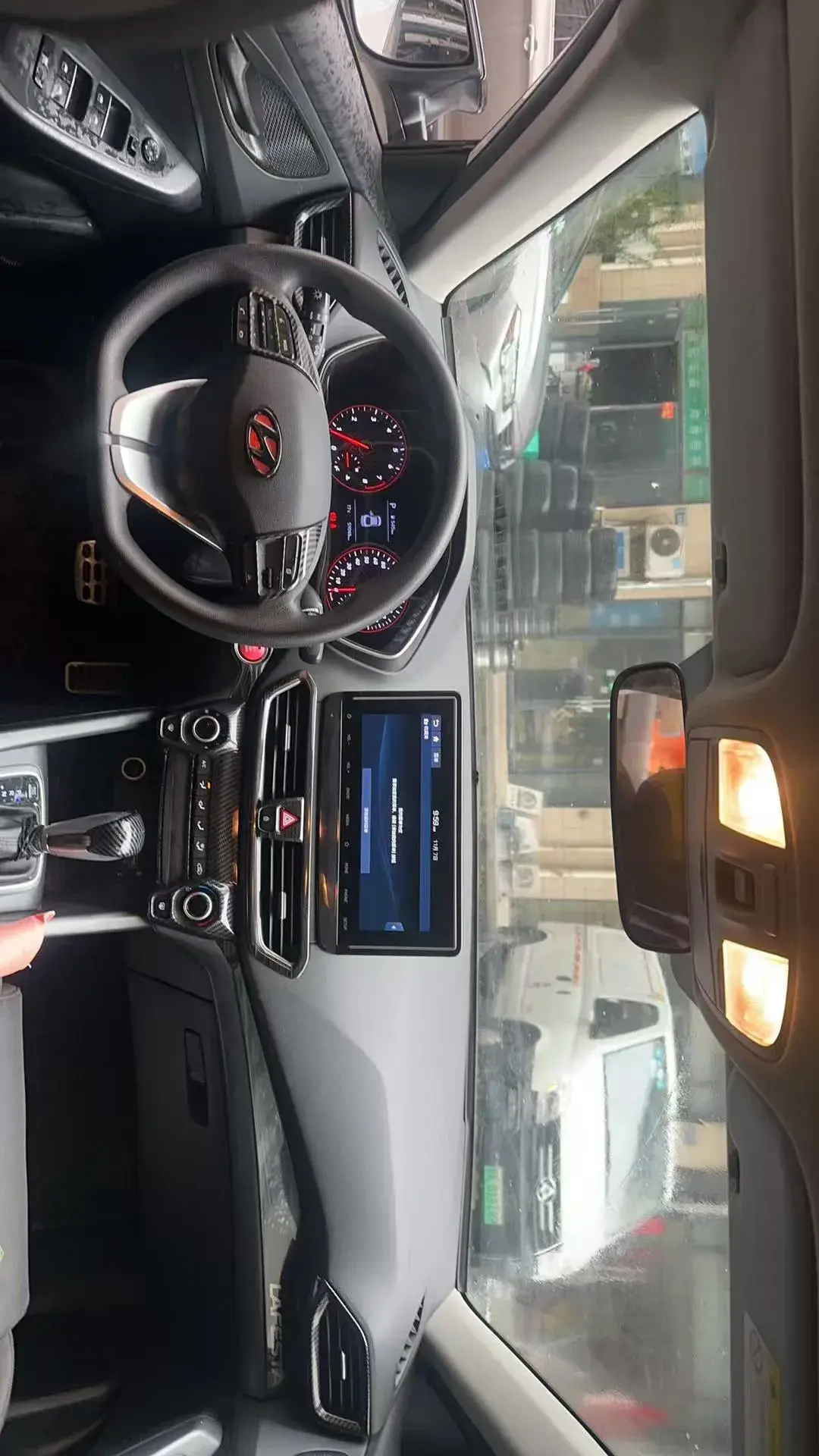 2019 HYUNDAI LA thumbnail 4