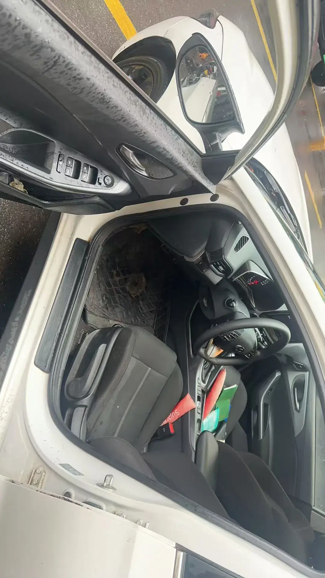 2019 HYUNDAI LA thumbnail 3