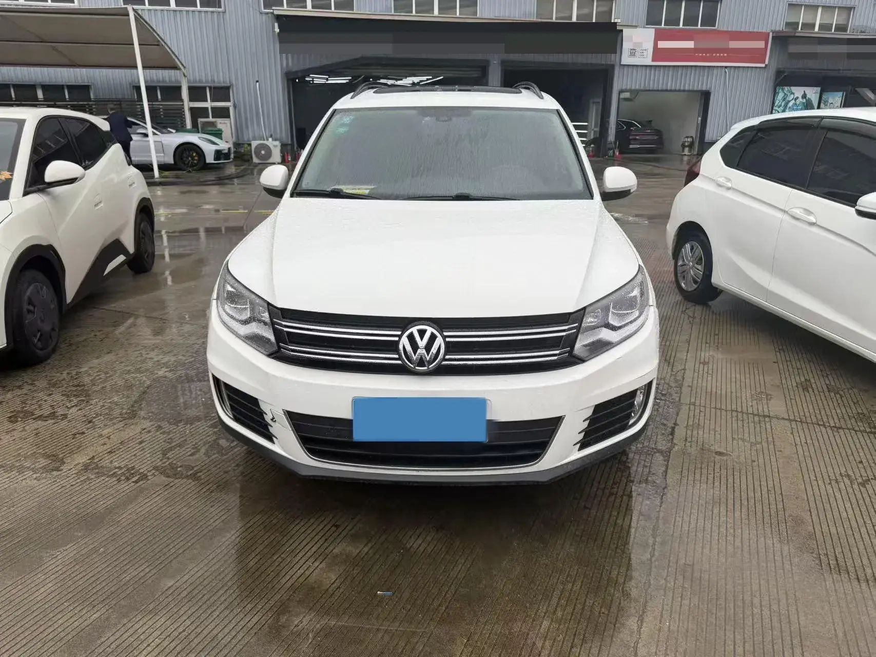 2016 VOLKSWAGEN TIGUAN thumbnail 2