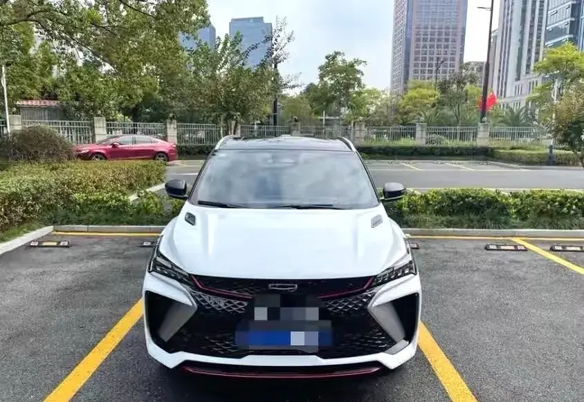 2022 GEELY COOLRAY thumbnail 2