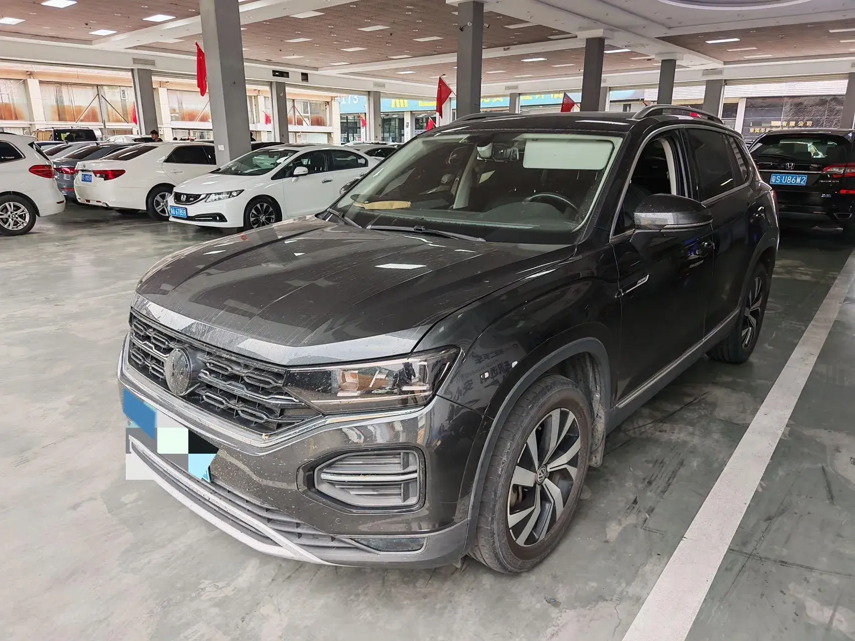 2020 VOLKSWAGEN TAYRON view 1