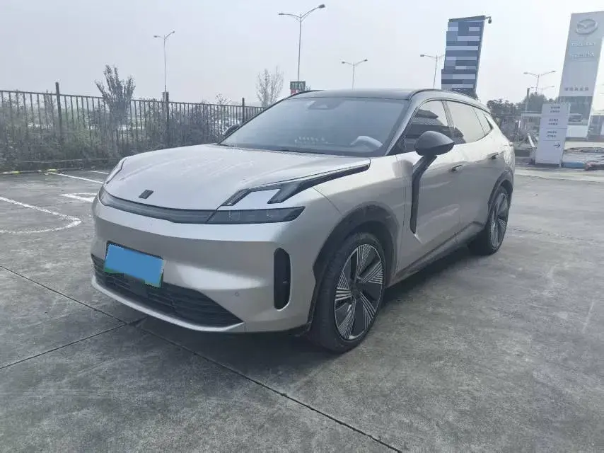 2023 LYNK&CO 08 view 1