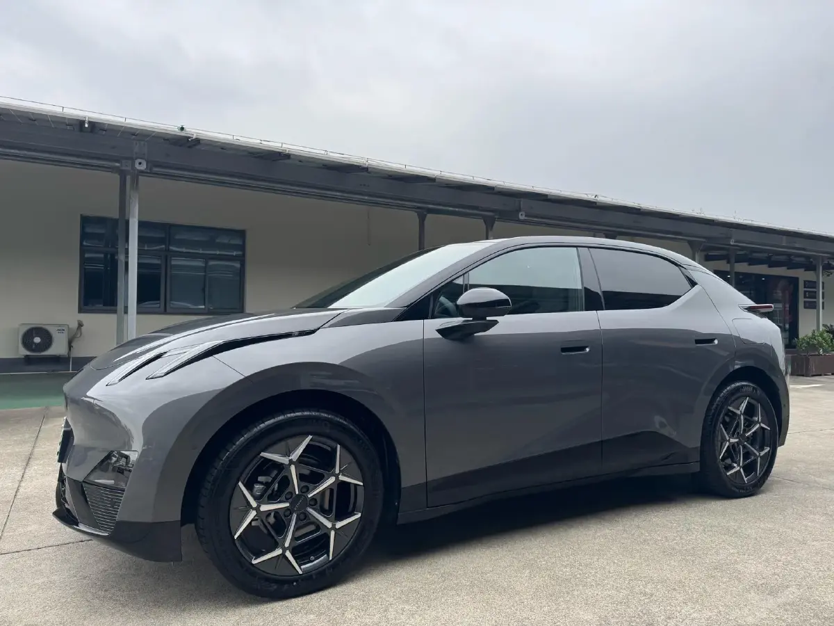 2025 LYNK&CO Z20 BEV 61.47KWH