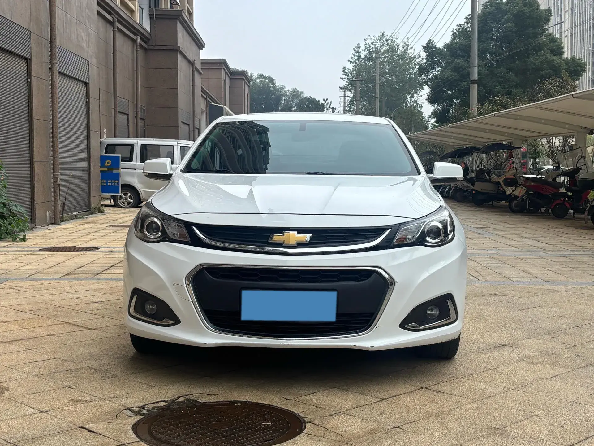 2018 CHEVROLET MALIBU thumbnail 3