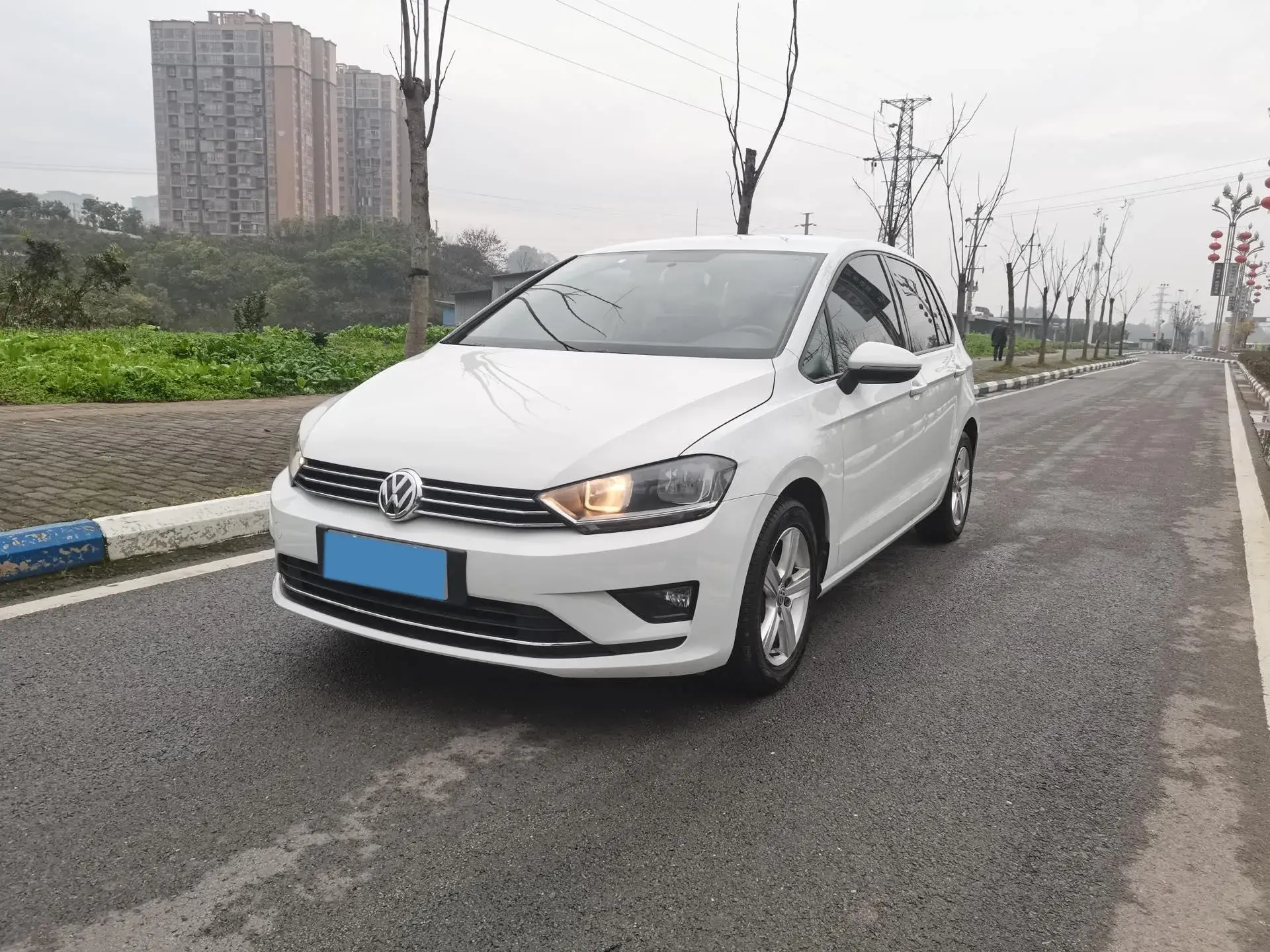 2018 VOLKSWAGEN GOLF view 1