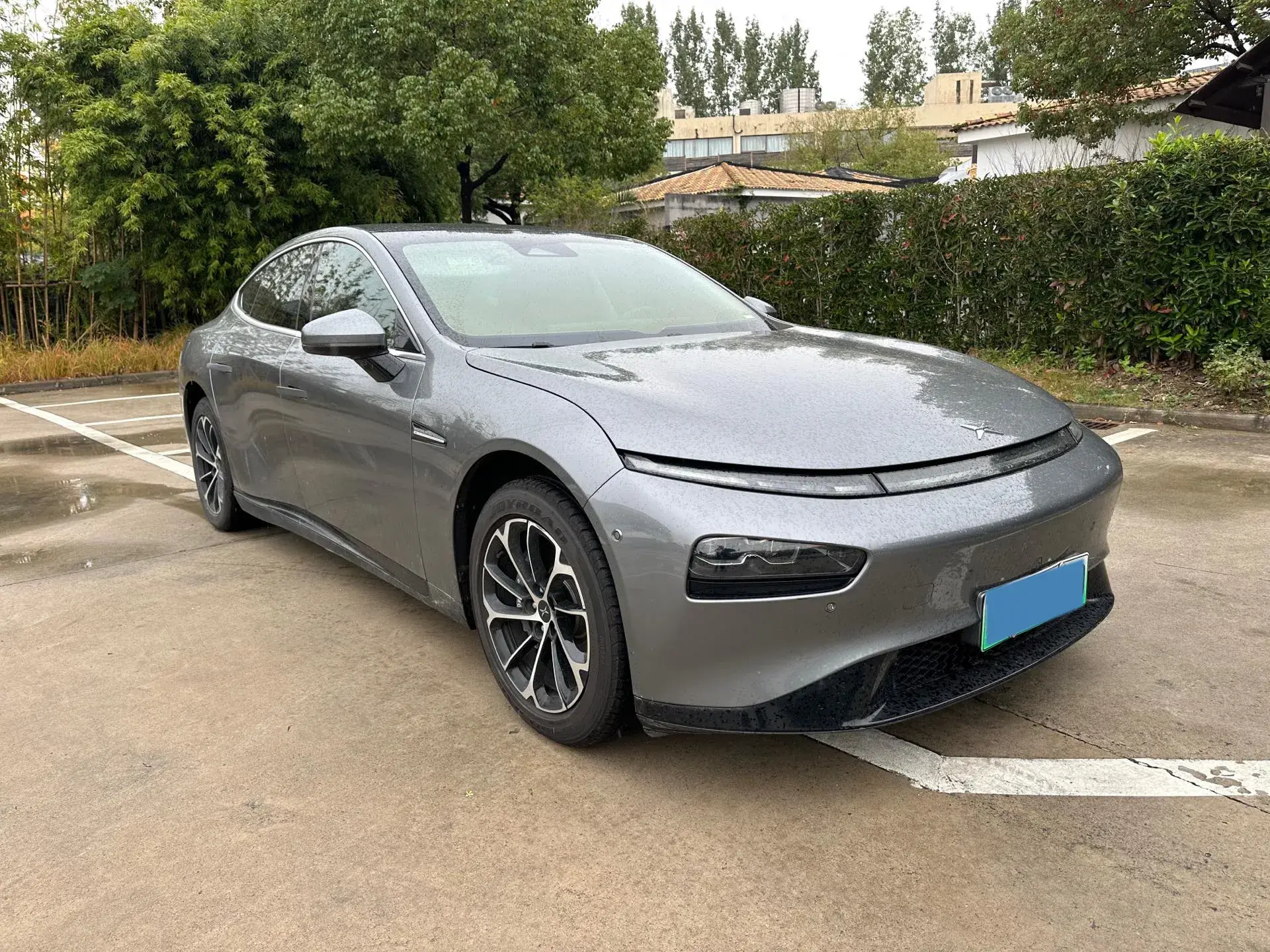 2021 XPENG P7 thumbnail 3