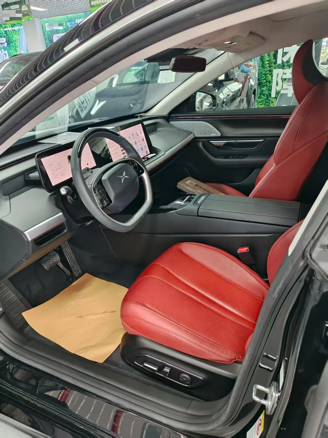 2022 XPENG P7 thumbnail 3