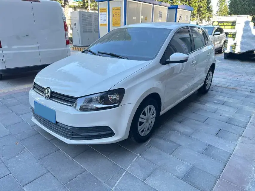 2018 VOLKSWAGEN POLO view 1