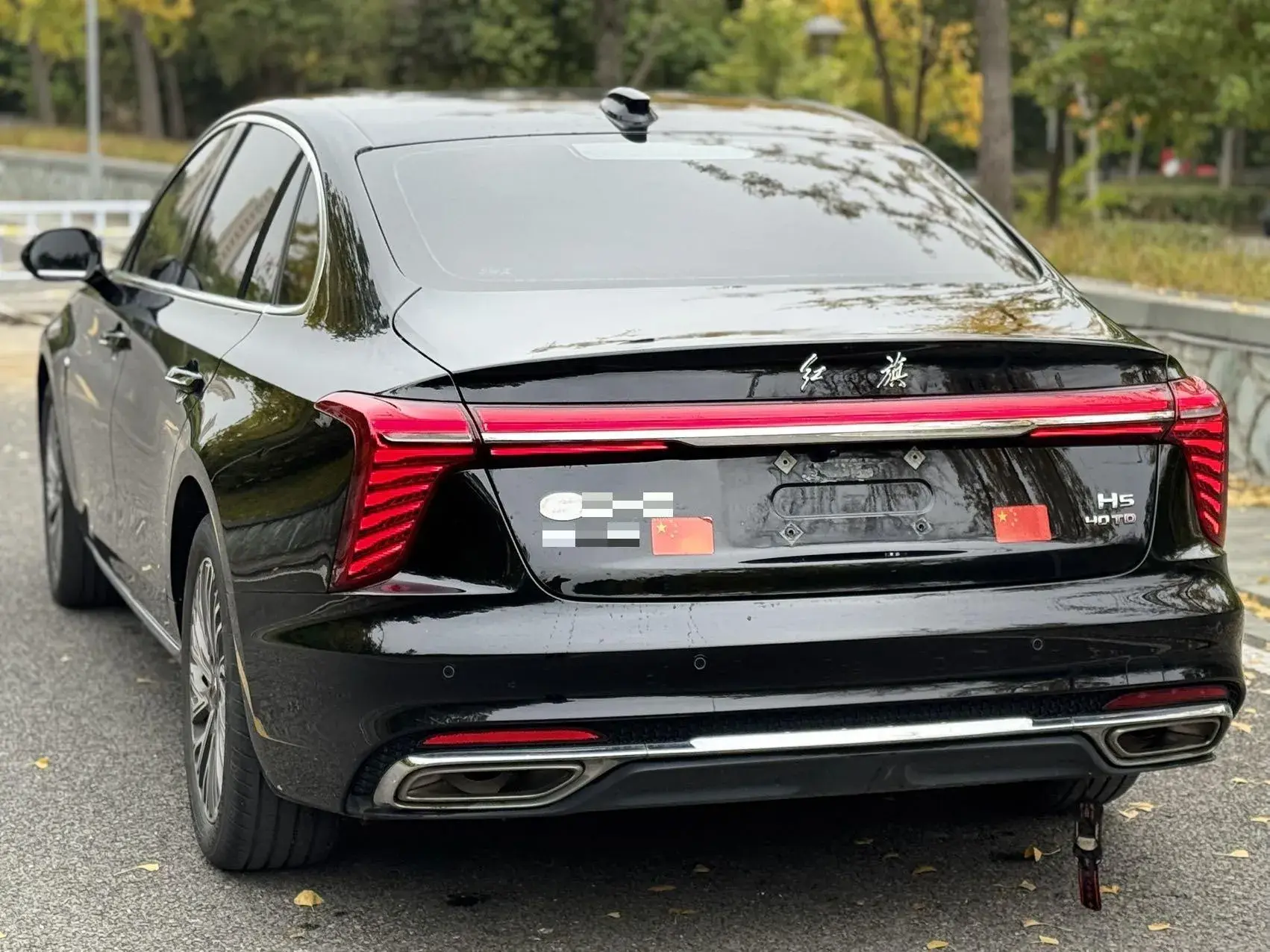 2023 HONGQI H5 thumbnail 3